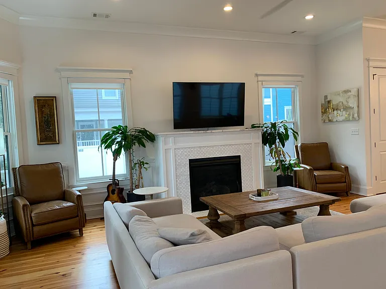 1907 Whitaker St — Photo 12