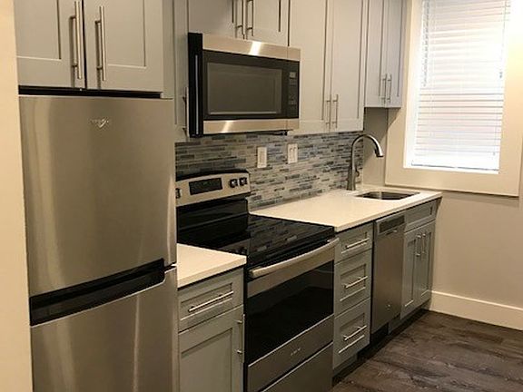 3rd image of 3115 Mount Pleasant St NW #204
