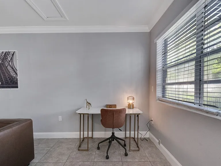 415 S Hyer Ave #B — Photo 22