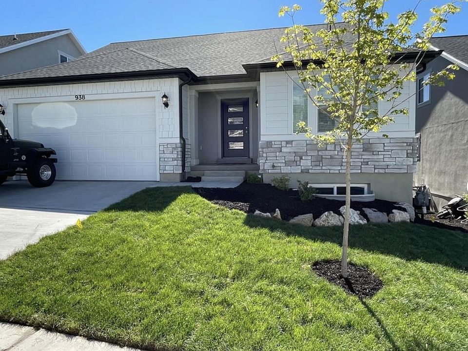 1st image of 938 N Olson Dr