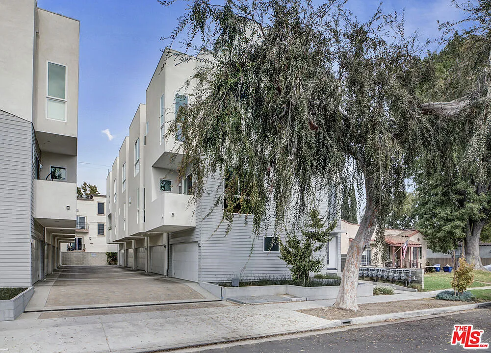 Building Photo - 10907 Otsego St