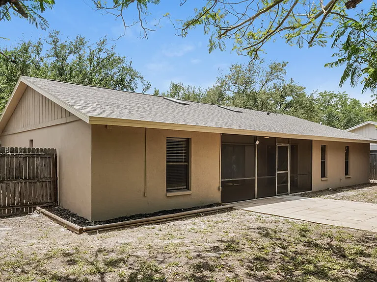 5785 Colonial Oaks Blvd — Photo 16