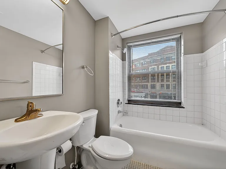 Commodore Place — Photo 8