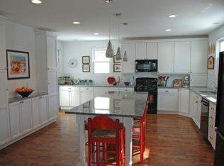 1568 Florence Ave, Evanston, IL 60201