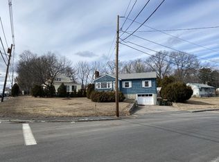 2 Deerfield Ln, Bellingham, MA 02019