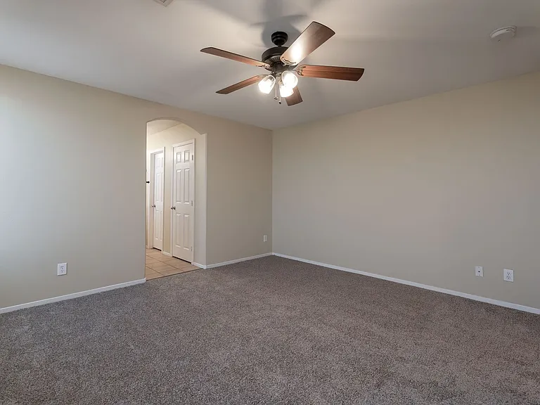 944 Saffex Rose Ave — Photo 16