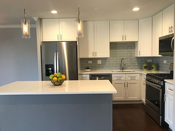 5th image of 1220 Park Ave W Ave #127