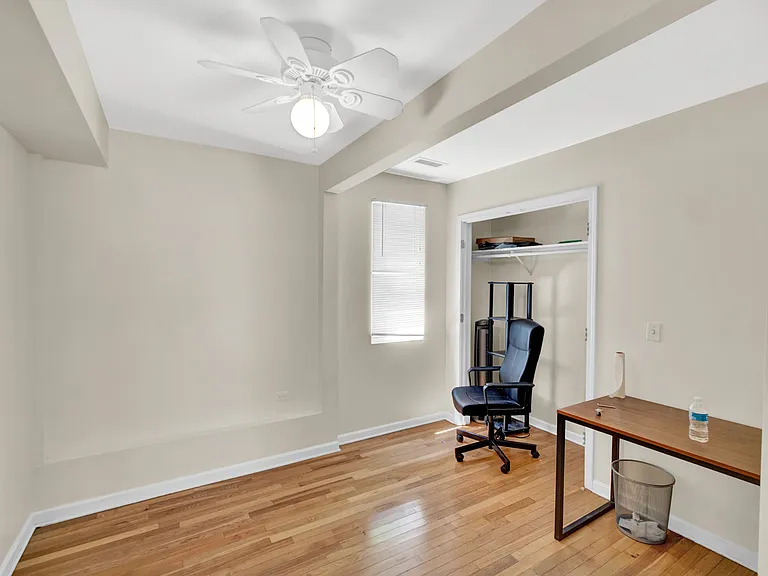 919 Foster St — Photo 23