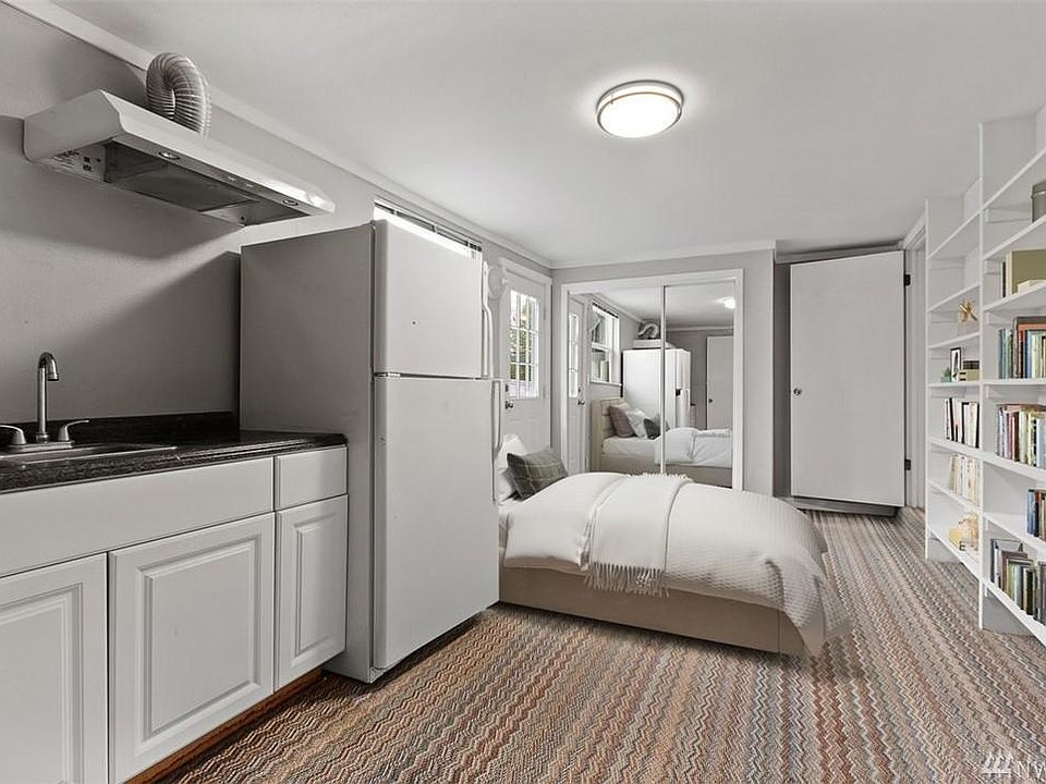 1st image of 20219 Fremont Ave N #1