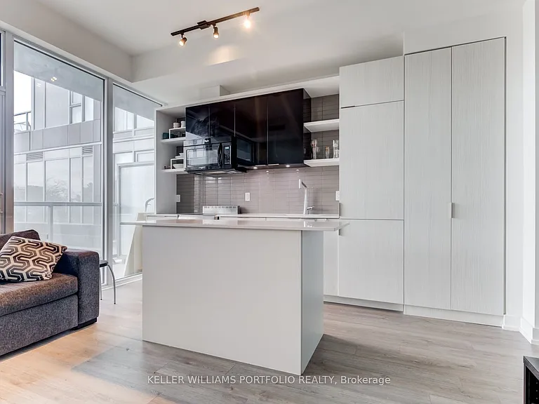 6 Parkwood Ave #516 — Photo 6