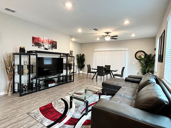 4th image of 3802 W Mango Ave Unit 2