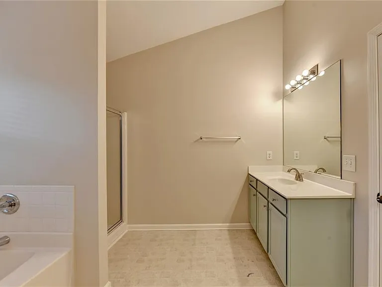 522 Suwanee Oaks Dr — Photo 40