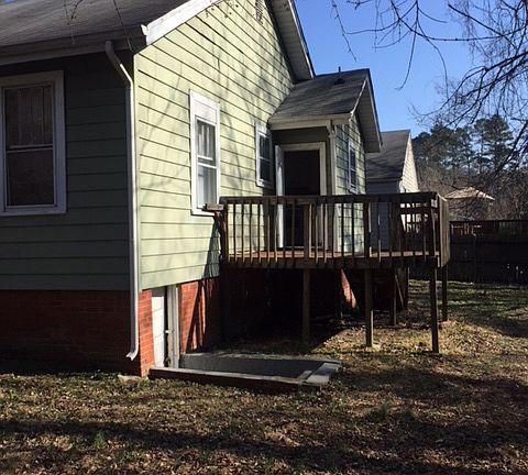 3rd image of 3005 University Dr
