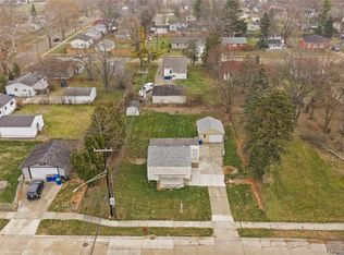 21118 Wellington Ave E, Warren, MI