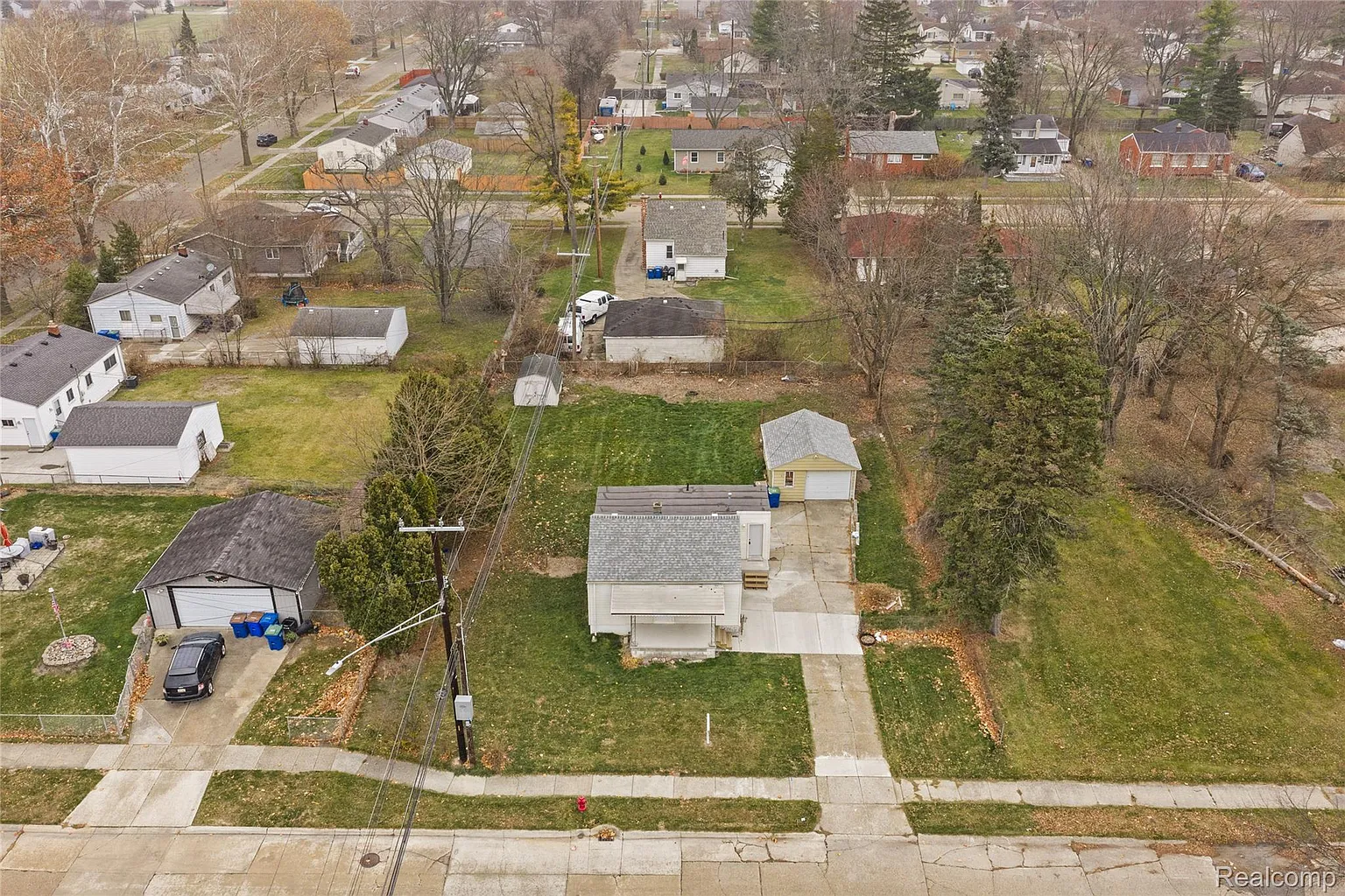 21118 Wellington Ave E photo 1