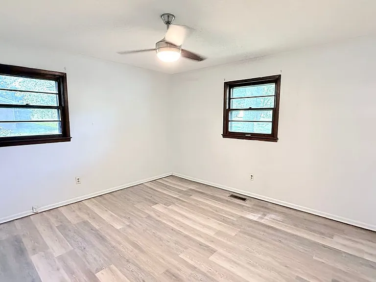 365 Stacy Rd — Photo 12