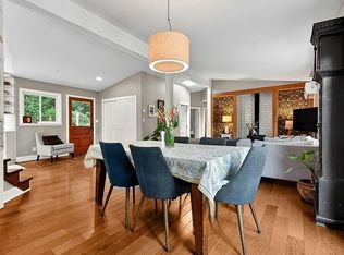 1211 Miller Rd, Bowen Island, BC V0N 1G1