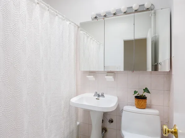 1049 Lexington Avenue image 18 of 20