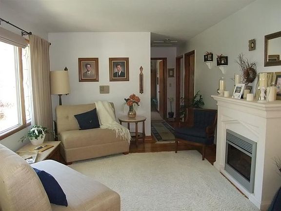 3rd image of 413 Southdale Dr