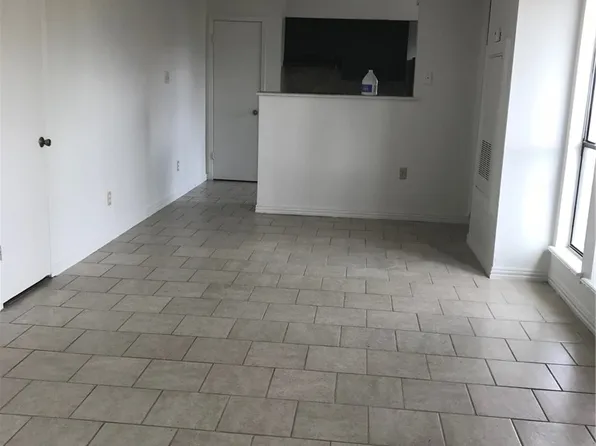 1431 Hillside Dr, College Station, TX 77845