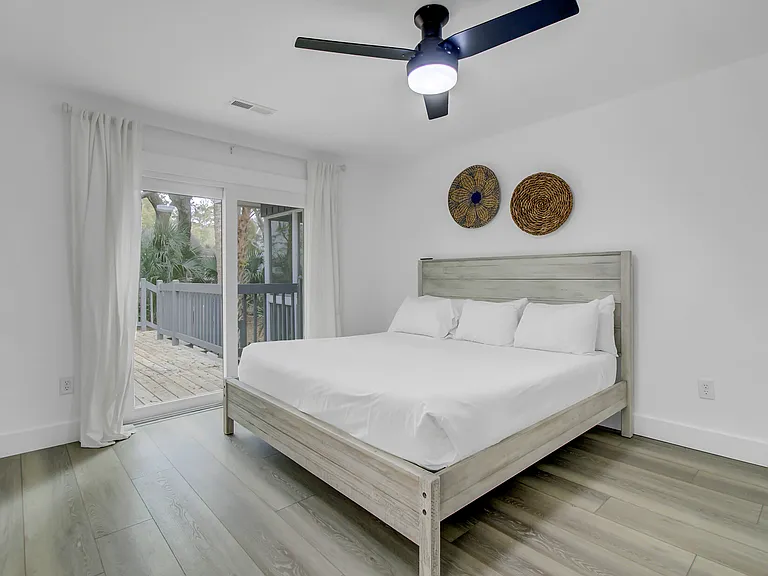 9 Edgewater Aly — Photo 7