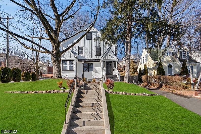 1st image of 77 Rollinson St