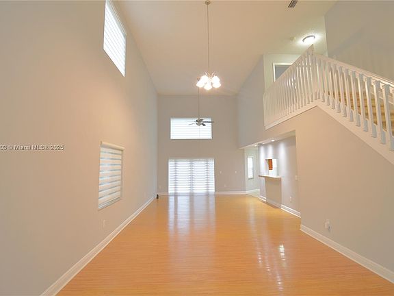 5th image of 20 Gables Blvd