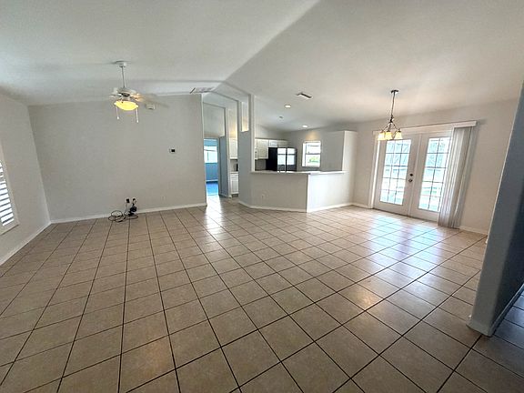 3rd image of 2740 Trianna St