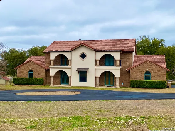 101 PECAN PKWY, Boerne, TX 78006