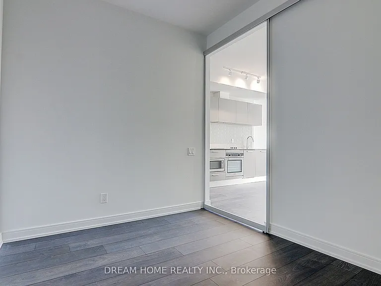 3 Gloucester St #1913 — Photo 26