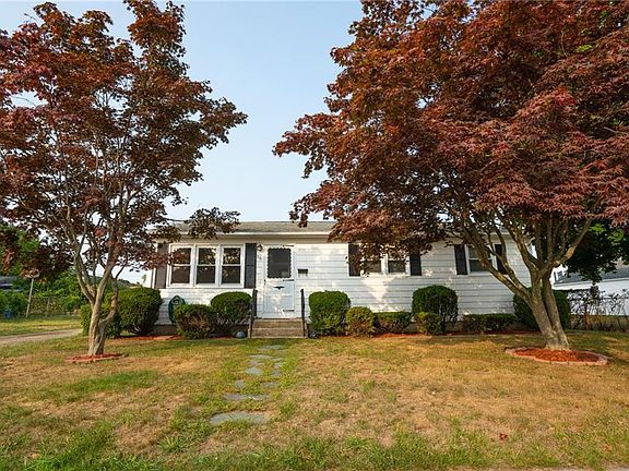 3rd image of 391 Harrington Ave