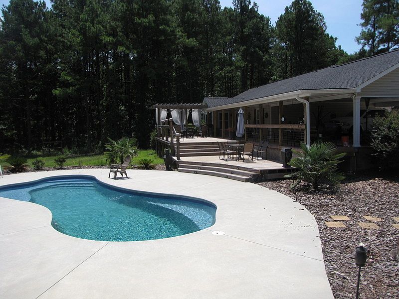 SALT WATER SYSTEM POOL