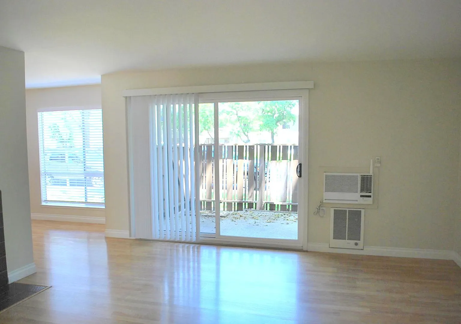 New Price ! Updated, Bright, Spacious & Clean! Excellent Location At The Vintner In San Ramon — Photo 4