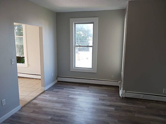 3rd image of 158 Park St #2