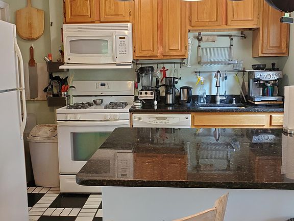 4th image of 5709 Fenwick Dr
