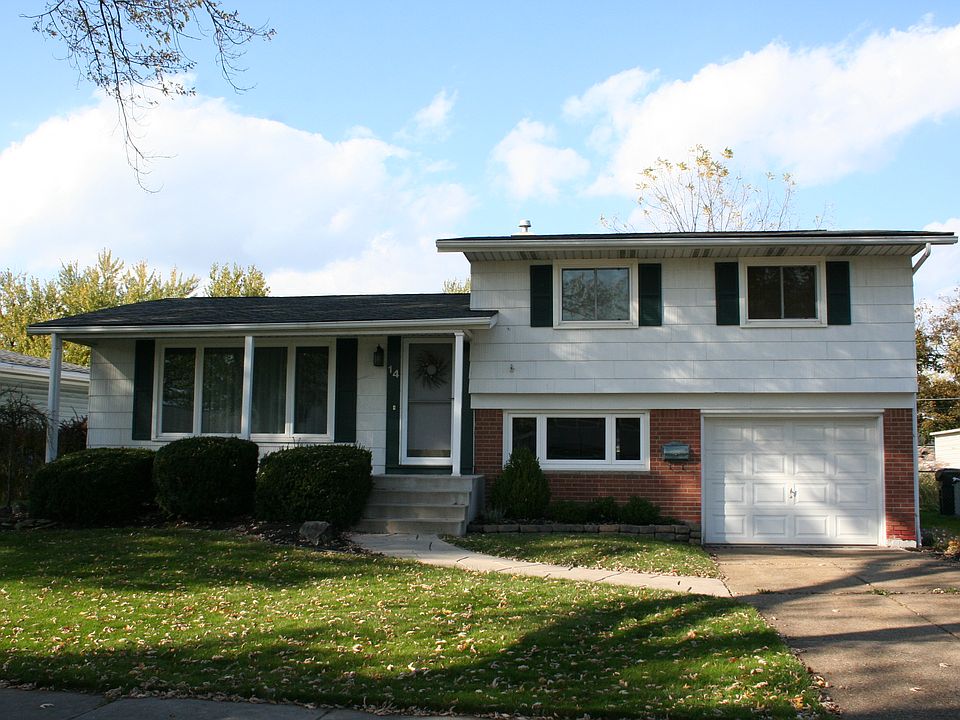 1st image of 14 Woodmere Dr