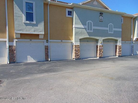 2nd image of 8539 Gate Pkwy #123