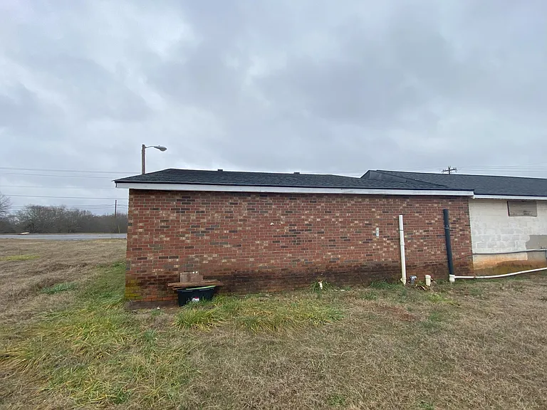 5585 Chesnee Hwy — Photo 4