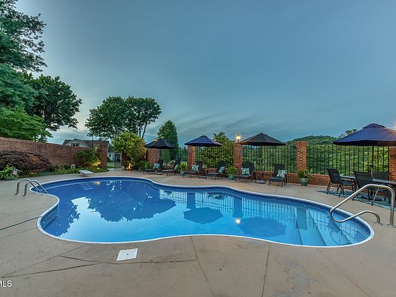 5th image of 106 Wedgewood Cir