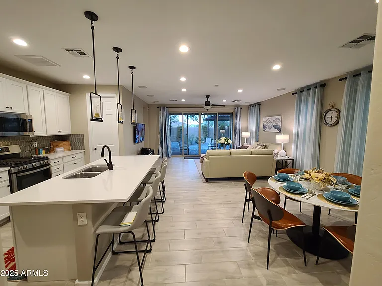 1666 E Lee Dr — Photo 10
