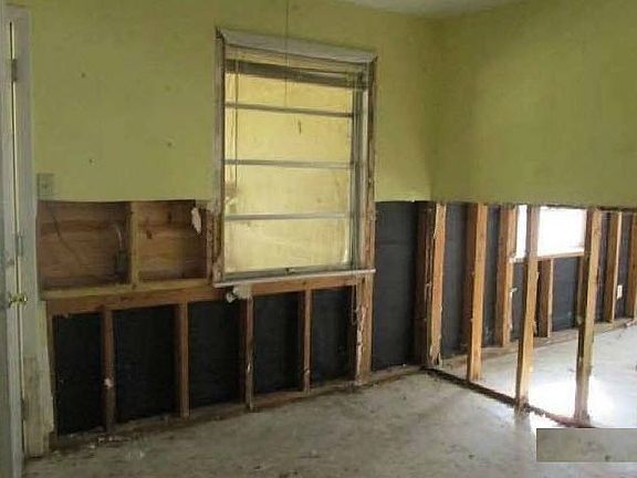 3rd image of 135 Cunningham Ave