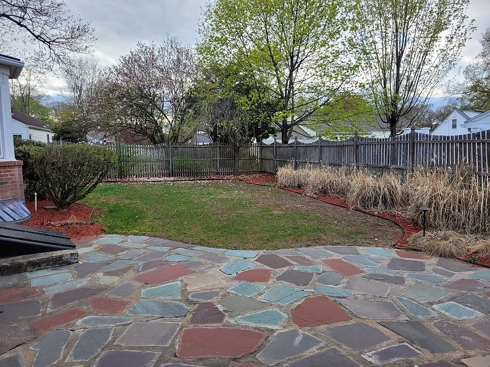 156 S Branch Pkwy, Springfield, MA 01118 Zillow