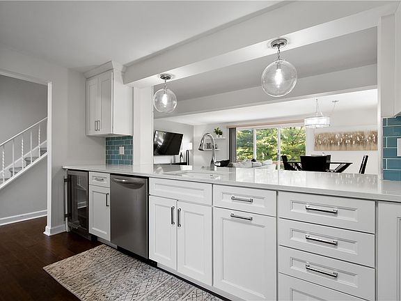 4th image of 5212 Lantern Hill Dr