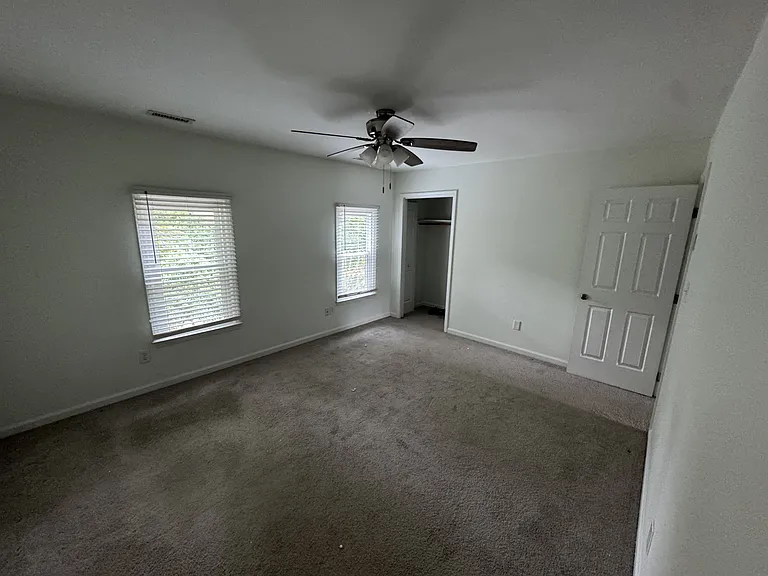 1910 Township Cir — Photo 12
