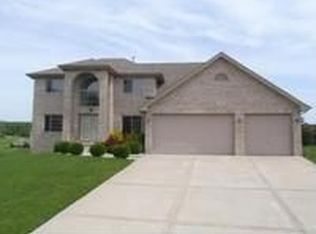 15 S Hampton Ct, Crete, IL 60417