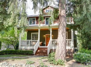 12017 20th Ave NE, Seattle, WA 98125