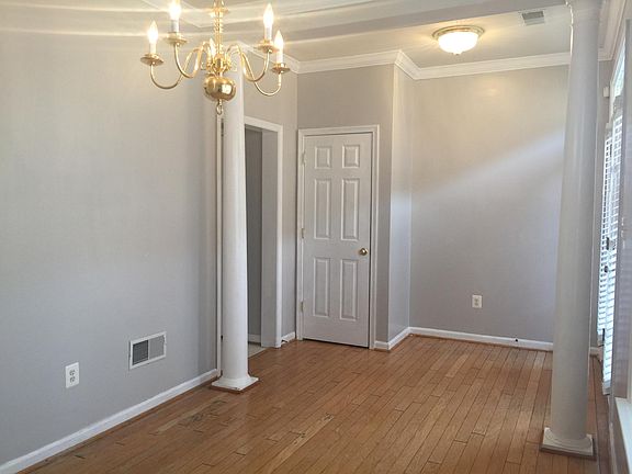 Separate formal dinning