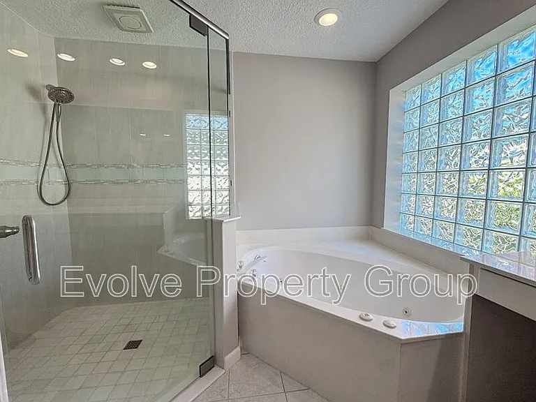 822 Summer Bay Dr — Photo 36