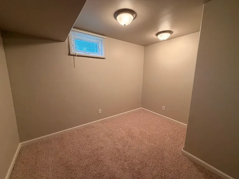 1216 Robin Dr — Photo 32