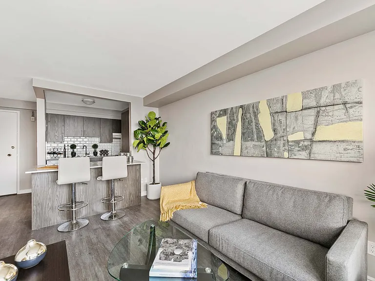 8787 Riverside Dr E — Photo 19
